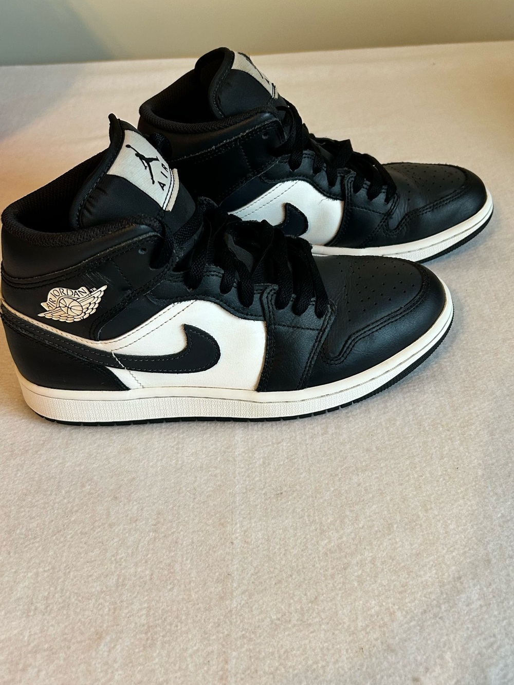 Jordan Air Jordan 1 Mid-Top Men Leather Sneaker Black Off Noir DQ8426-010 size 7